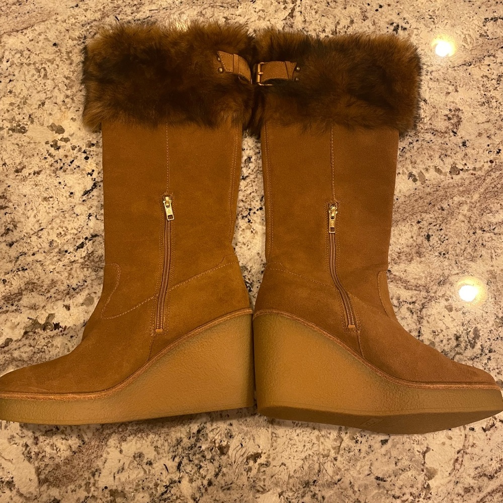 UGG Valberg Shearling Cuff - Perfect condition